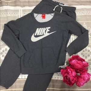 Nike sweatsuit